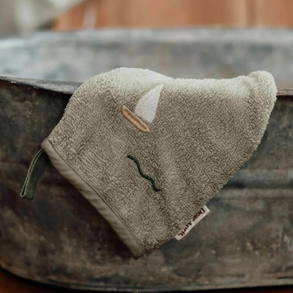 2 gants de toilette 15x22cm PAW embroidered Terry Dear April sailboats