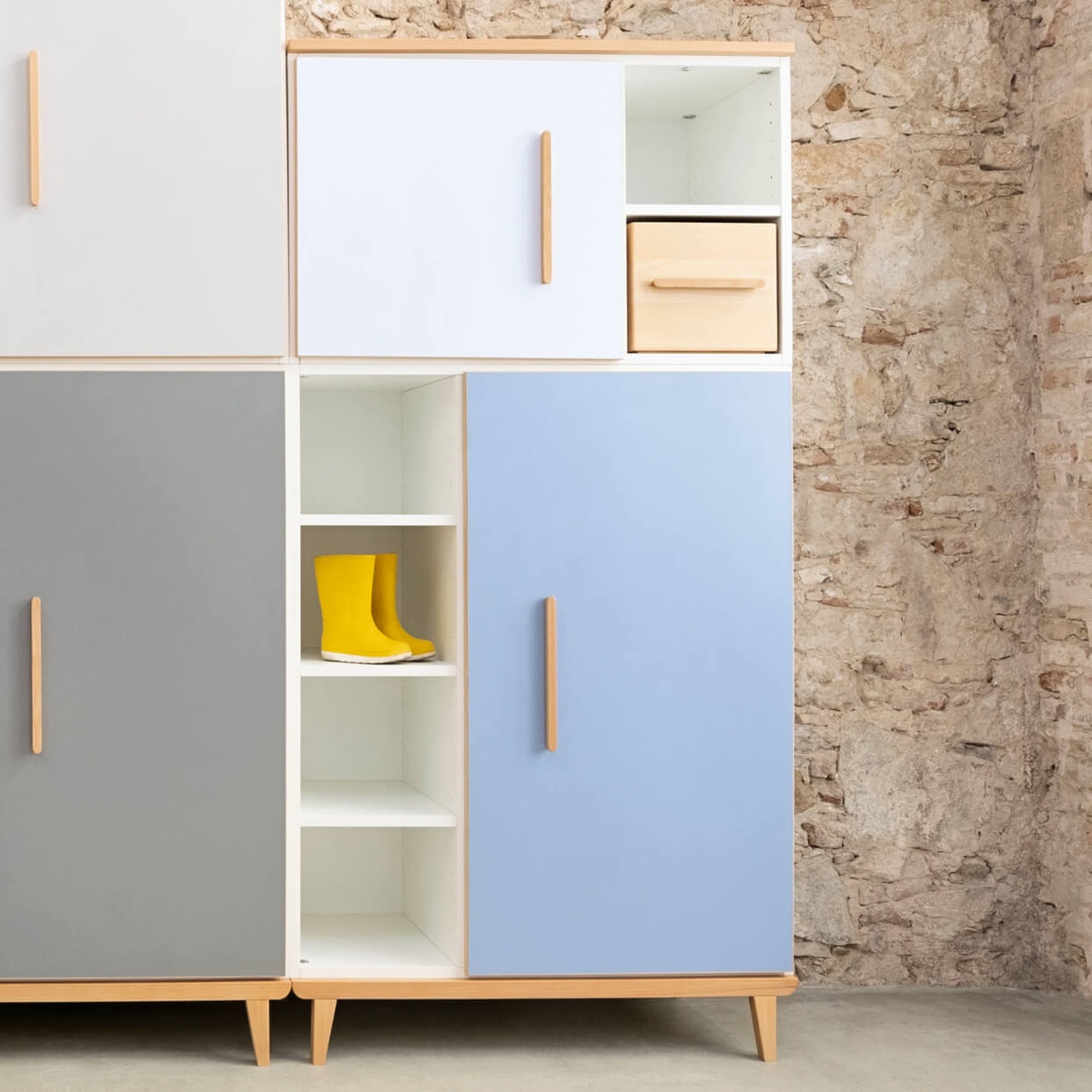Armoire 173 cm 2 portes NADO Retro finition hêtre sky blue-capri blue