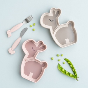 Assiette repas silicone STICK&STAY Done by Deer LALEE Powder