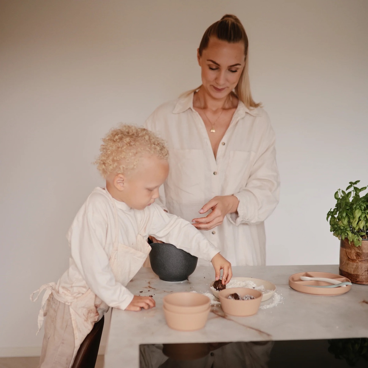 Assiette silicone Mushie Natural