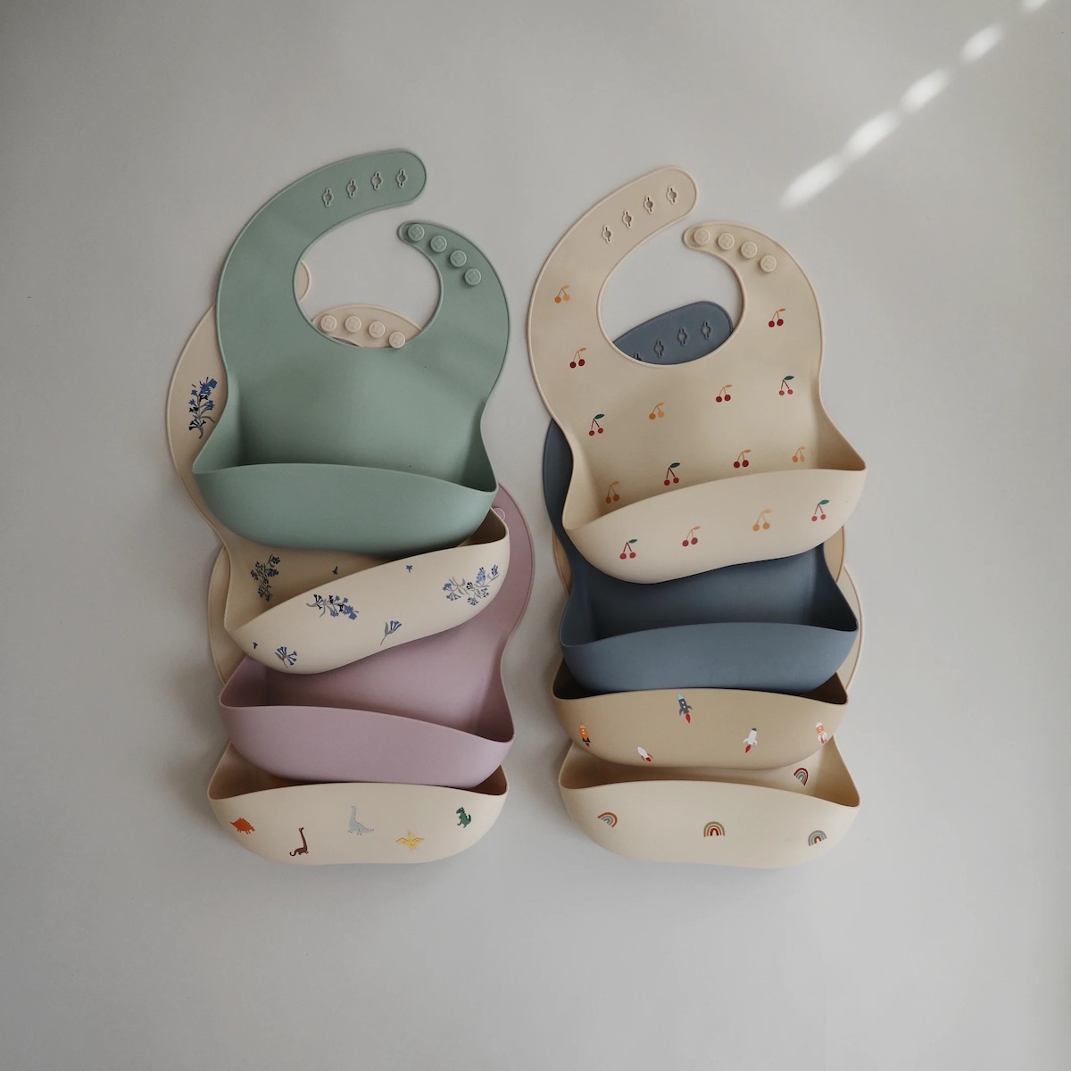 Bavoir silicone Mushie Cherries