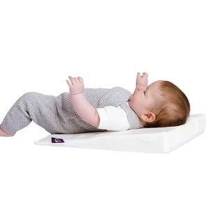 Coussin incliné 0-8m VISCO 32x40cm Traumeland