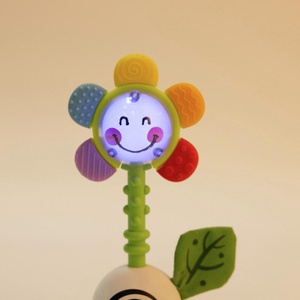 Hochet fleur musical Hape