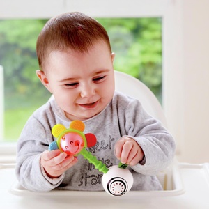 Hochet fleur musical Hape
