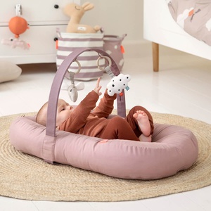 Jouets à suspendre 2pack HAPPY CLOUDS Done by Deer Arena