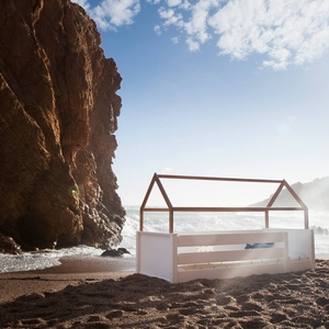 Lit au sol cabane Montessori barrière double KASVA hêtre laqué blanc-chêne huilé
