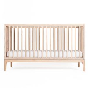 Lit bébé KERA en frêne avec top Round-pieds Curve