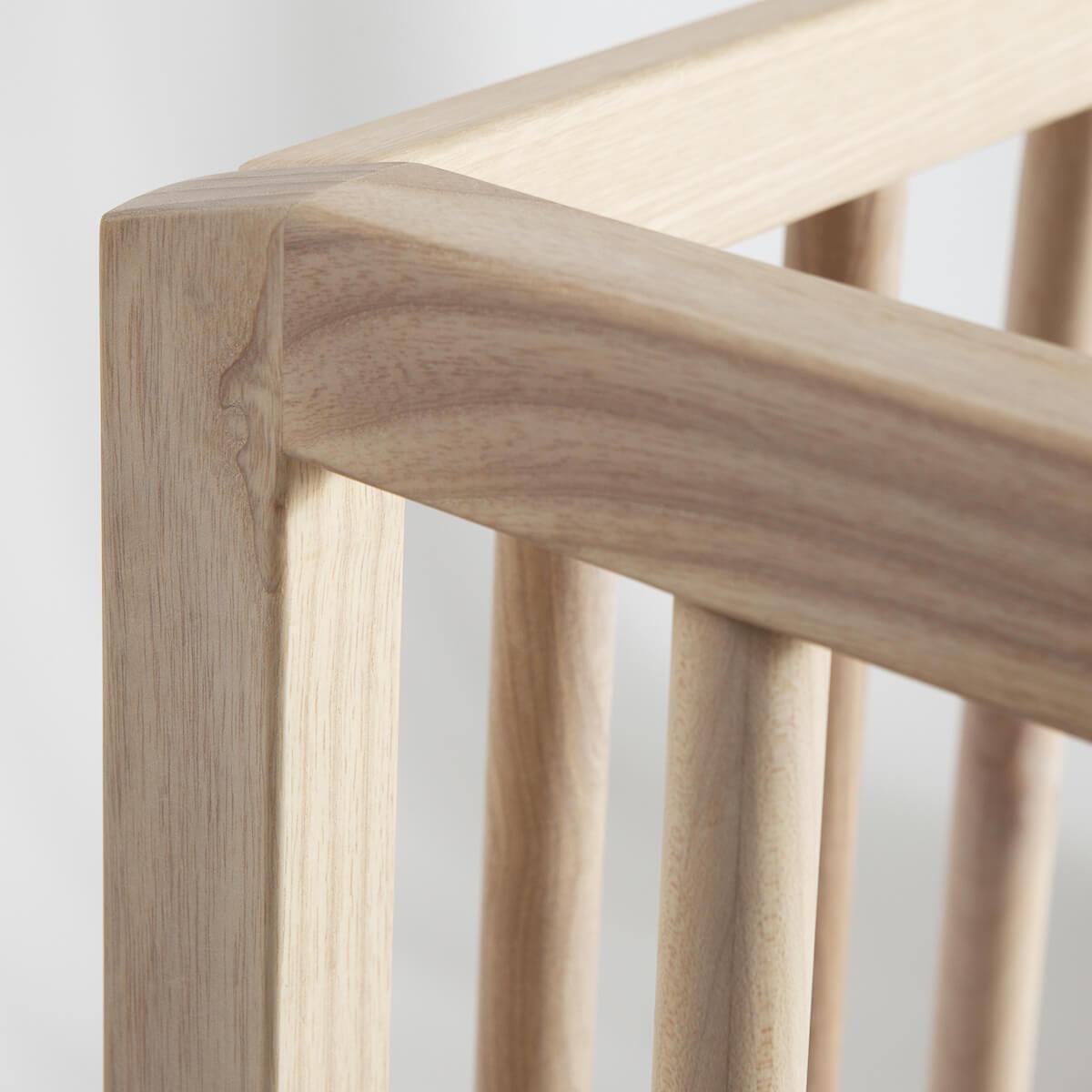Lit bébé KERA en frêne avec top Straight-pieds Bevel