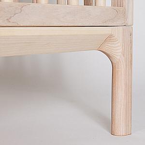 Lit bébé KERA en frêne avec top Straight-pieds Bevel
