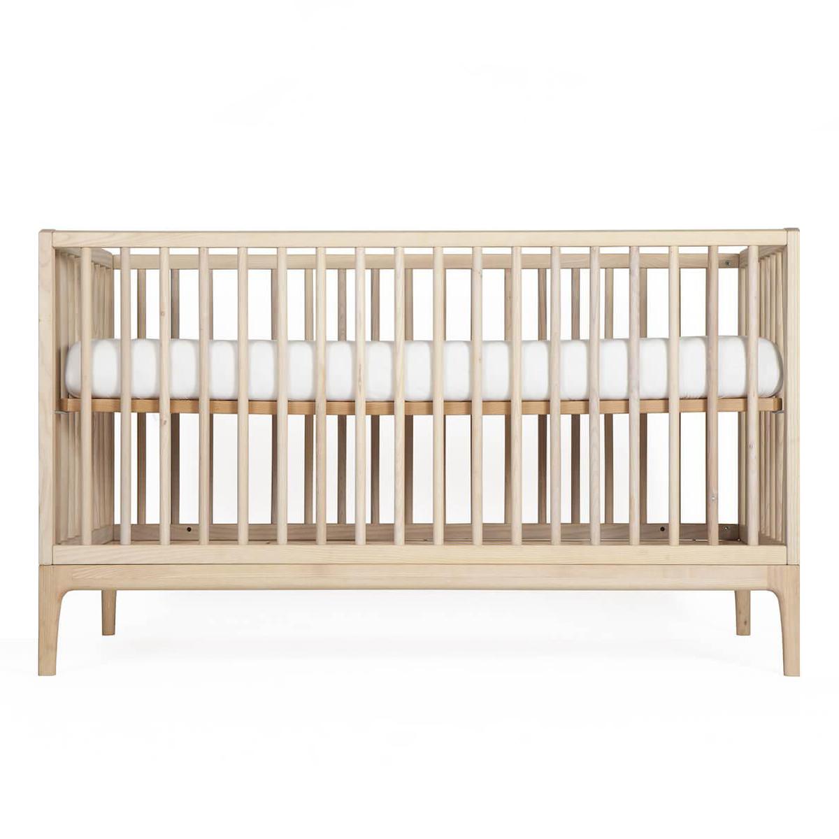 Lit Bebe Kera En Frene Avec Top Straight Pieds Curve Abitare Kids