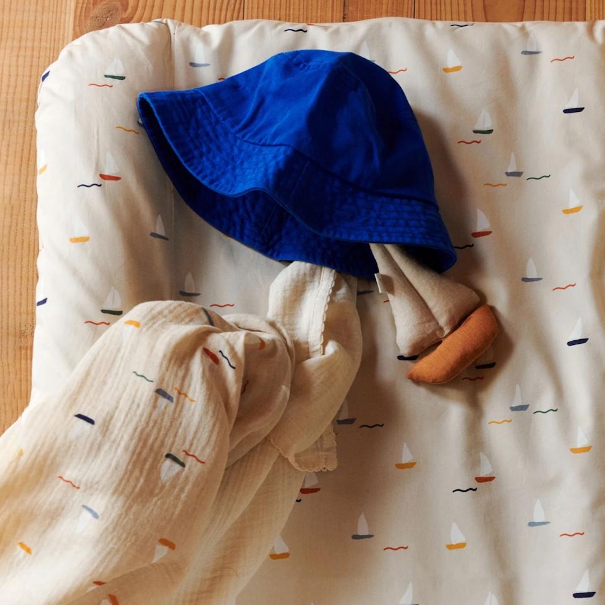 Matelas à langer 65x74cm DOVE Dear April Pond Boats
