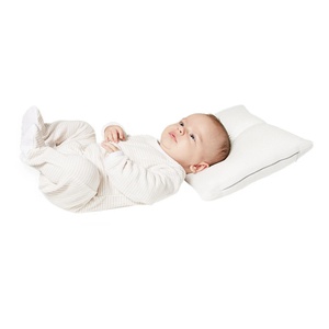 Oreiller 6-18m CAREFOR maxi 28x32x8,5cm Traumeland 