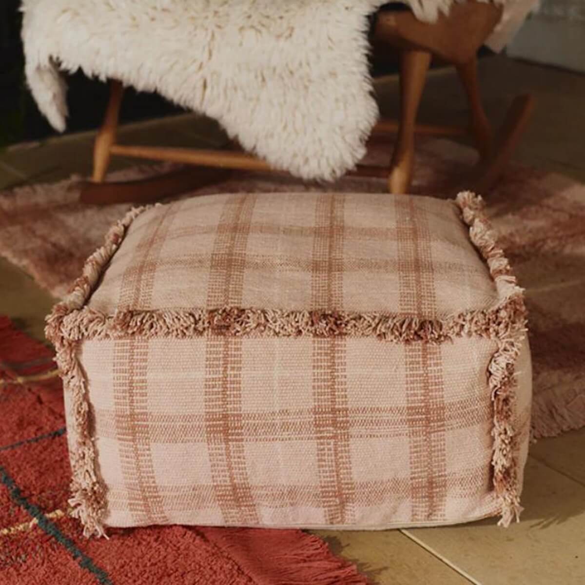 Pouf 40x40x20cm HANDLOOM Wouf wouf Lorena Canals rose
