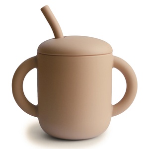 Tasse à paille silicone Mushie Natural